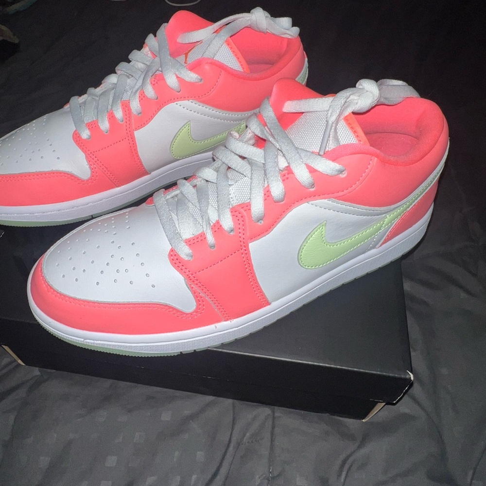 Jordan 1 low lava glow 10.5m